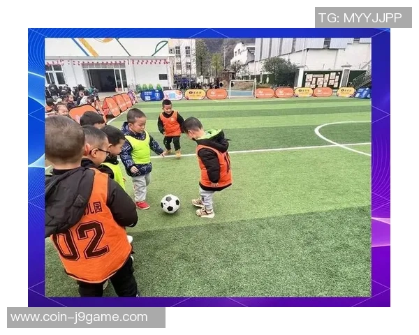 西安暑假足球营开启快乐暑期让孩子们在绿茵场上尽情挥洒汗水与激情